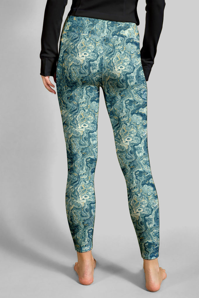 Stylish floral pose blending modern aesthetics and fine details